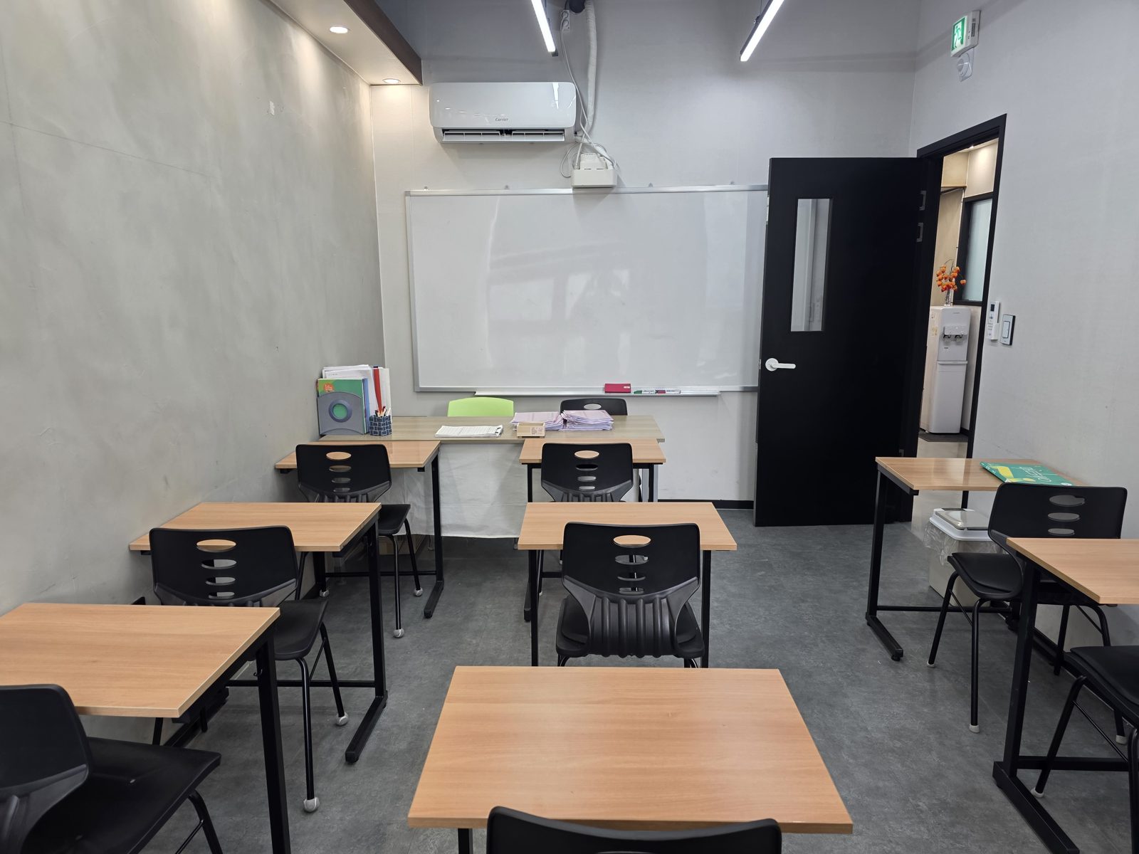 메이븐영어학원 강의실